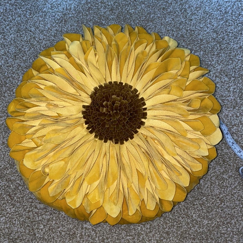 sunflower accent pillow !